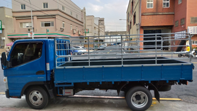 貨車雙折護欄 1